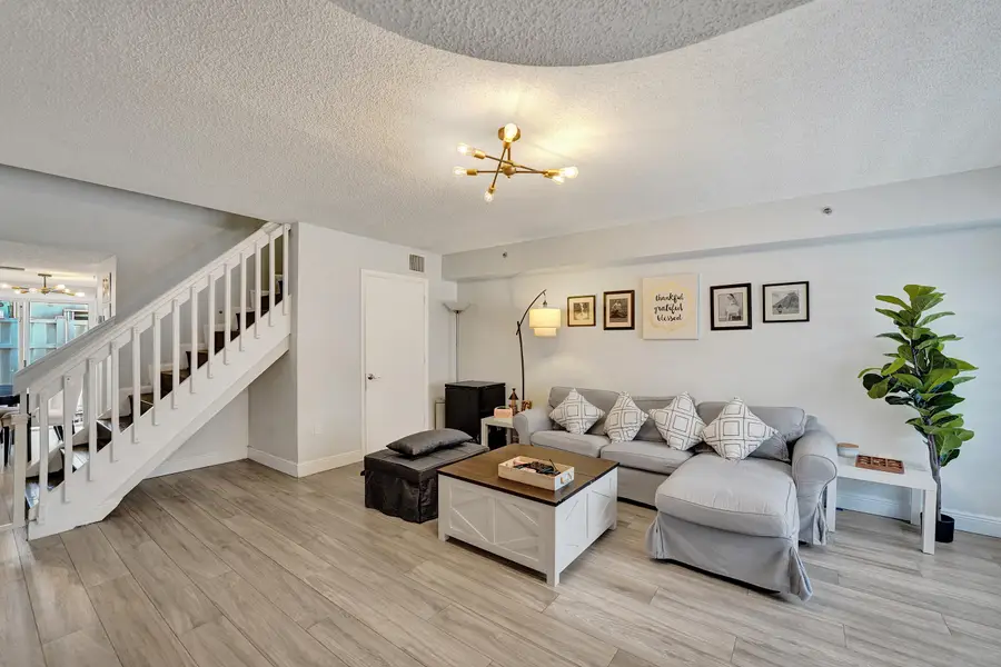 173 Riviera Circle, Weston, FL 33326 - #2