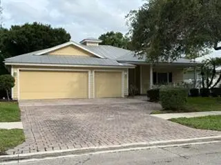 654 NE Little Kayak Point, Port St Lucie, FL 34983