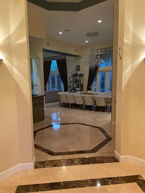 5532 Estate Oak Circle, Fort Lauderdale, FL 33312