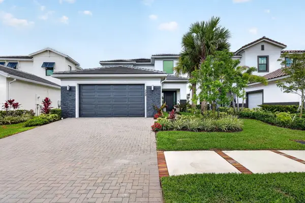 329 SE Fascino Circle, Port St Lucie, FL 34984
