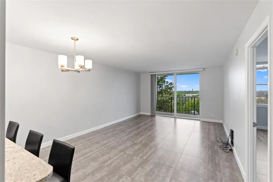 1800 N Andrews Avenue #7j, Fort Lauderdale, FL 33311 - #2
