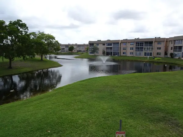 9261 Sunrise Lakes Boulevard #210, Fort Lauderdale, FL 33322