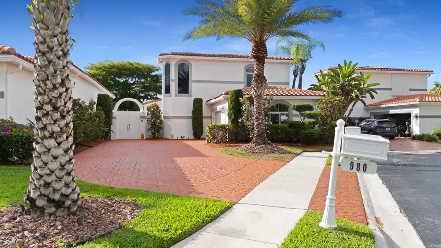 980 Bel Aire Drive West, Pembroke Pines, FL 33027 - #2