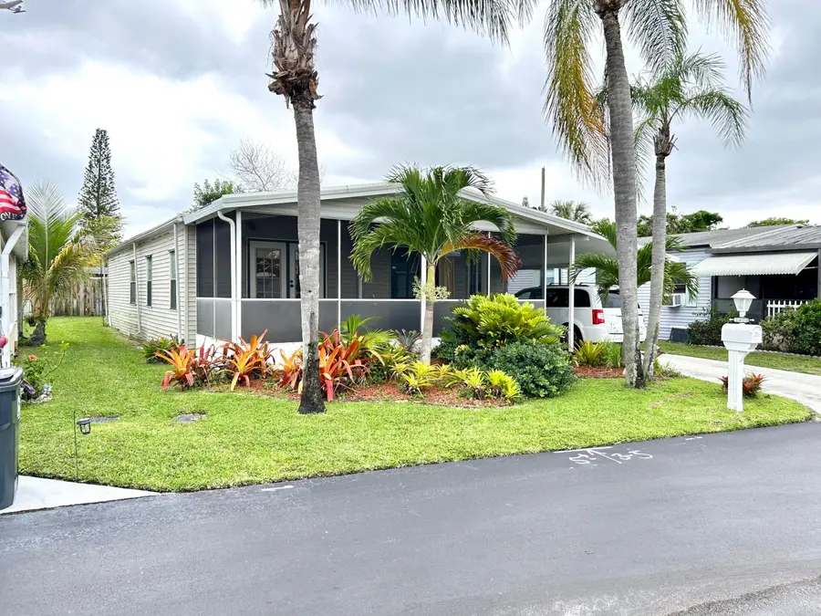 3409 Lake Overlook Place, Lake Worth, FL 33462 - #2