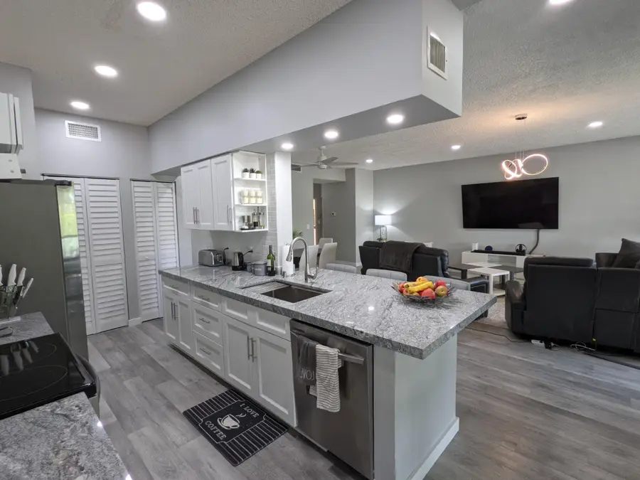 105 Half Moon Circle #F2, Hypoluxo, FL 33462 - #2
