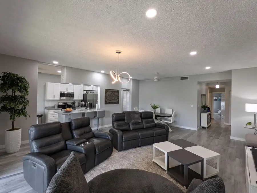 105 Half Moon Circle #F2, Hypoluxo, FL 33462 - #3