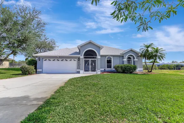 2704 SE Eagle Drive, Port St Lucie, FL 34984