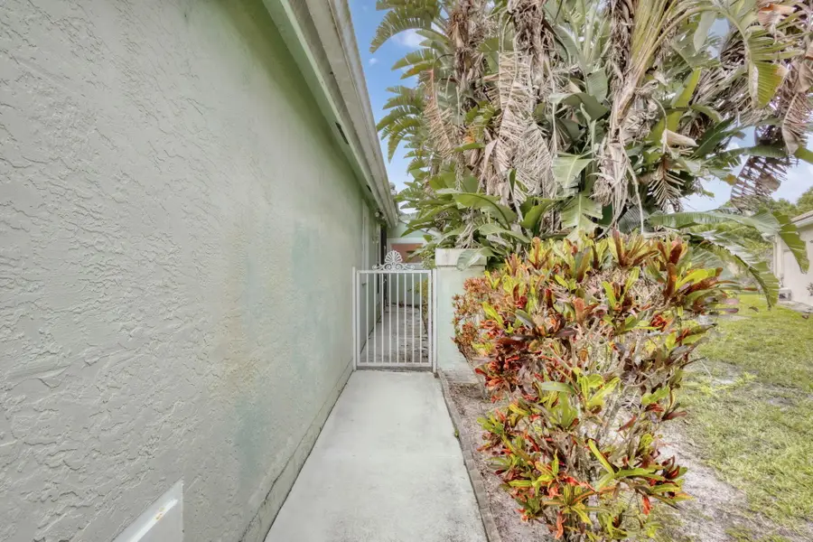 2860 Waters Edge Circle, Greenacres, FL 33413 - #3
