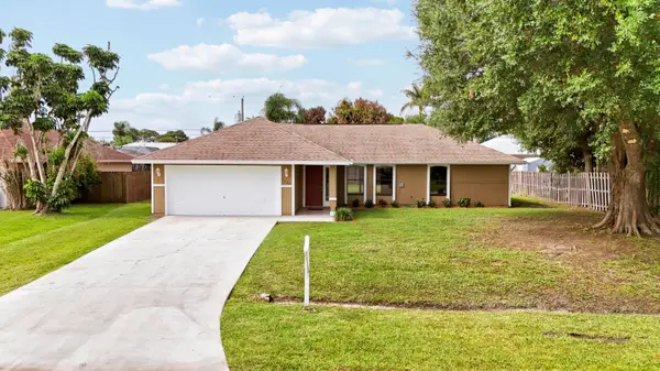 1582 SW Aledo Lane, Port St Lucie, FL 34953