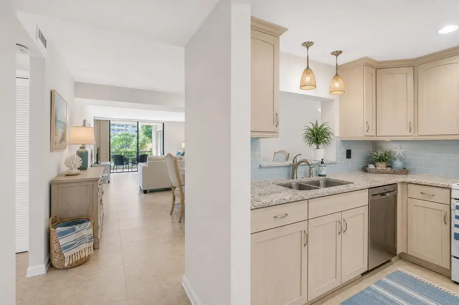 555 Banyan Tree Lane #307, Delray Beach, FL 33483 - #3