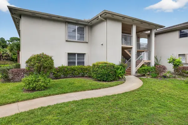 1 Lake Vista Trail #207, Port St Lucie, FL 34952