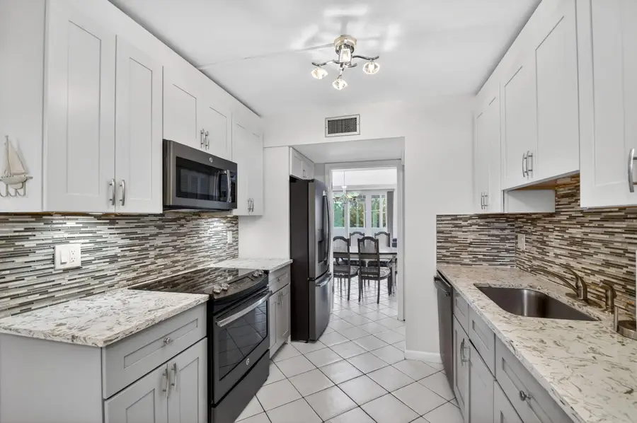 3425 Via Poinciana #403, Lake Worth, FL 33467 - #3
