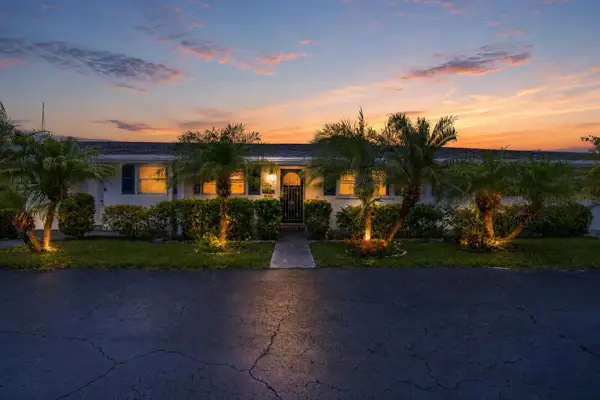 2017 SW Golf Lane #113, Boynton Beach, FL 33426