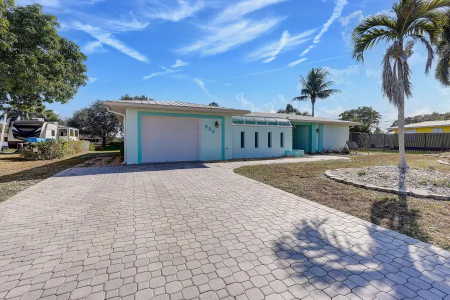 683 SE Harborview Drive, Port Saint Lucie, FL 34983 - #2