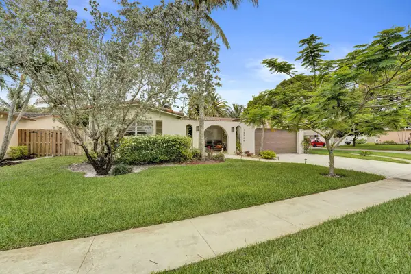 10544 NW 4th Street, Plantation, FL 33324