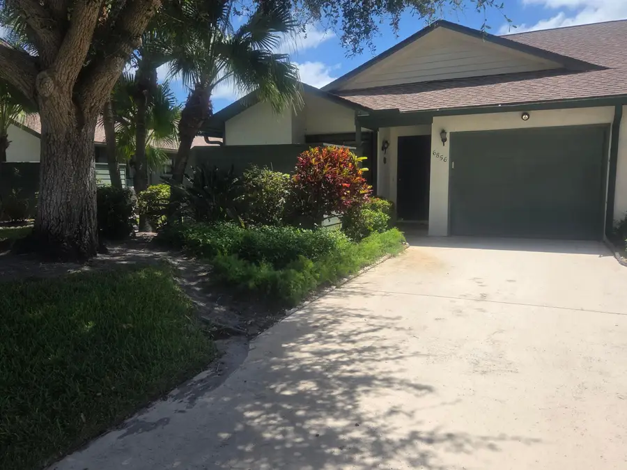 6856 SE Bunker Hill Drive, Hobe Sound, FL 33455 - #3