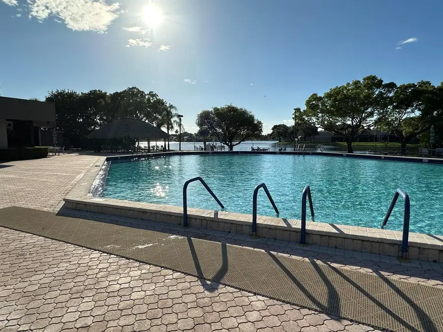 901 Colony Point Circle #523, Pembroke Pines, FL 33026 - #3