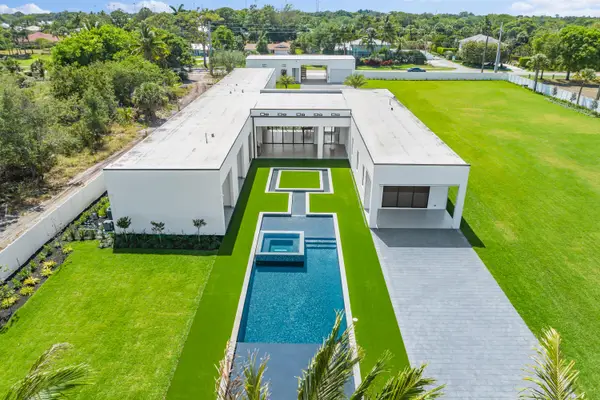9741 SE Gomez Avenue, Hobe Sound, FL 33455