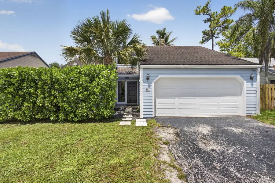 537 Goldenwood Way, Wellington, FL 33414 - #3