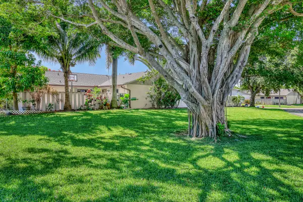 8184 Ambach Way, Hypoluxo, FL 33462