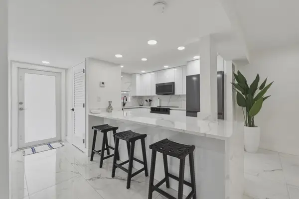 9523 N Hollybrook Lake Drive #103, Pembroke Pines, FL 33025