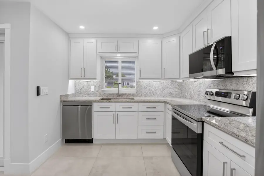 6049 Va Diana, Delray Beach, FL 33484 - #2