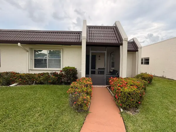 182 Lake Susan Lane, West Palm Beach, FL 33411