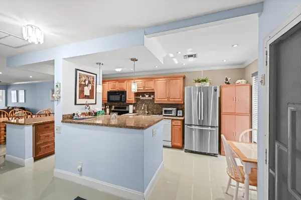 2730 SW 15th Street #3-a, Delray Beach, FL 33445