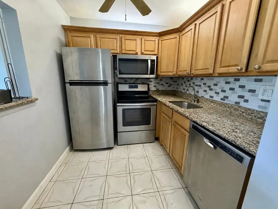 261 Suffolk, Boca Raton, FL 33434 - #3