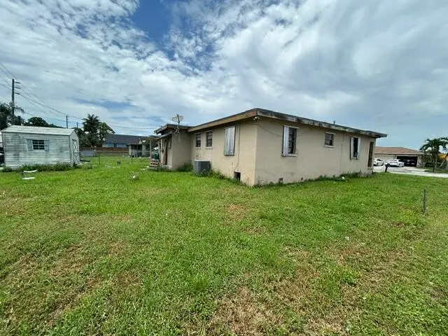 190 SW 6th Avenue, South Bay, FL 33493 - #3
