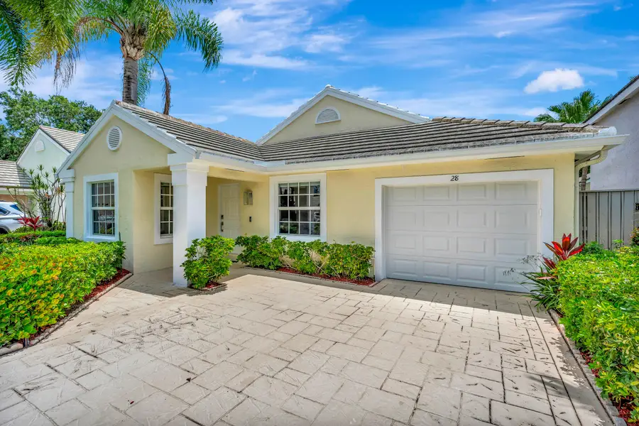 28 Admirals Court, Palm Beach Gardens, FL 33418 - #2