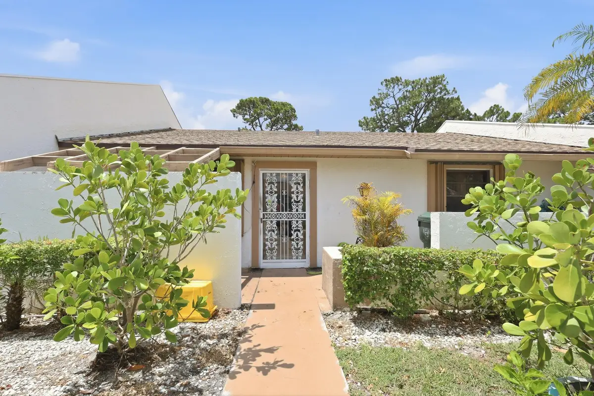 6126 Fairfield Circle, Greenacres, FL 33463 - #1