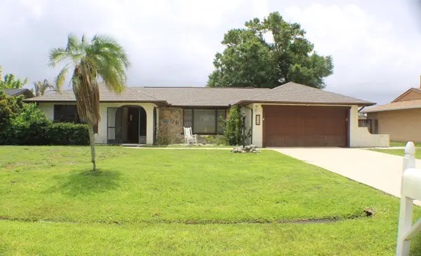 830 SE Evergreen Terrace, Port St Lucie, FL 34983