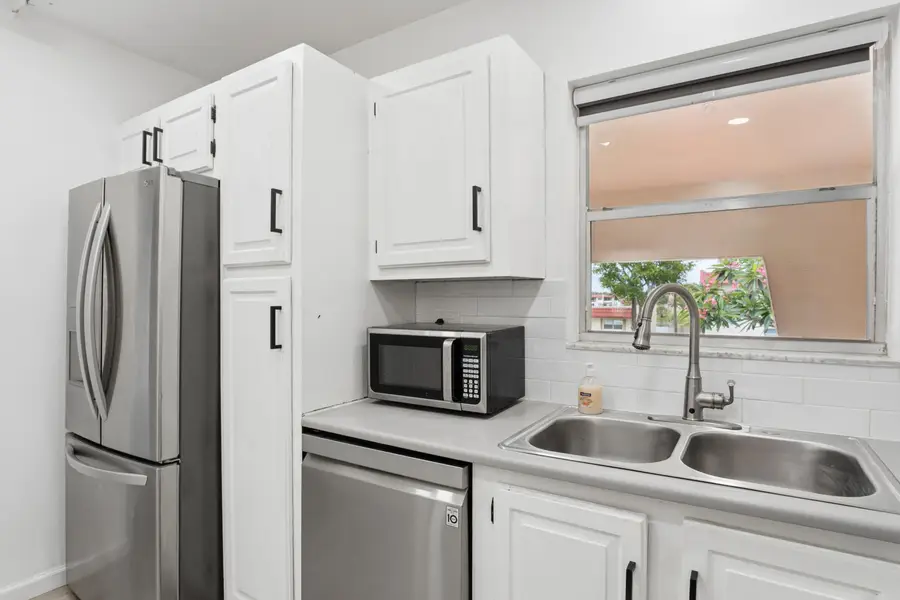 180 Lake Frances Drive, West Palm Beach, FL 33411 - #3