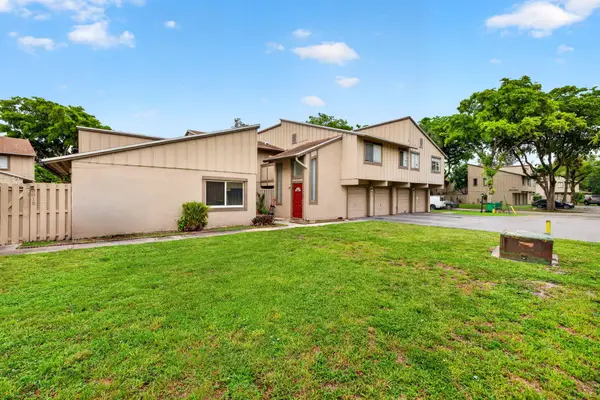 5611 NW 21st Street #8-a, Lauderhill, FL 33313
