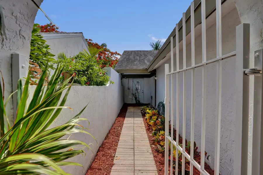 820 NW 21st Way #820, Delray Beach, FL 33445 - #3