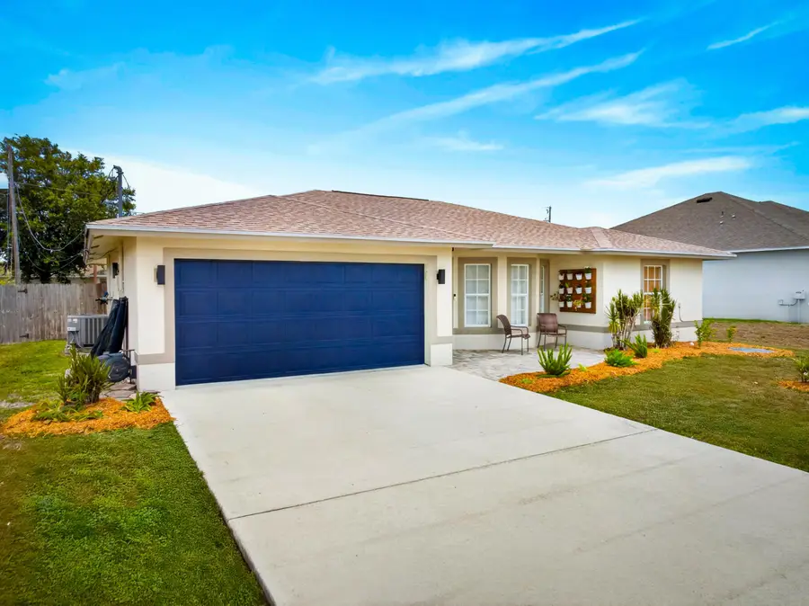 521 SW Halifax Avenue, Port Saint Lucie, FL 34953 - #3