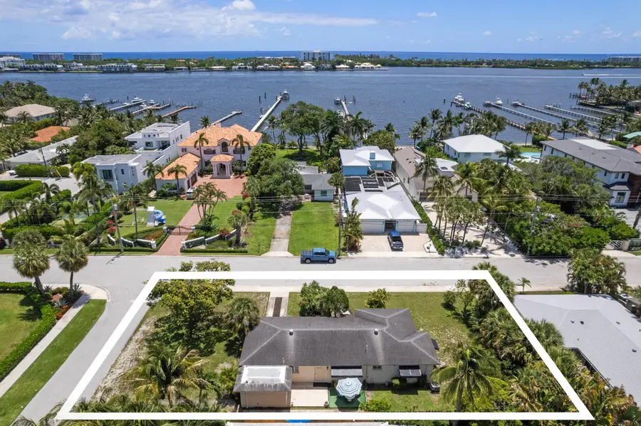 1725 N Lakeside Drive, Lake Worth Beach, FL 33460 - #2