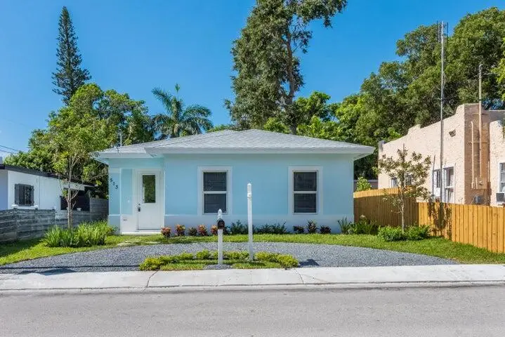 513 6th Avenue S, Lake Worth Beach, FL 33460 - #2