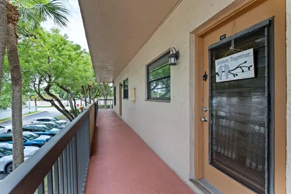 6095 N Sabal Palm Boulevard #207, Tamarac, FL 33319