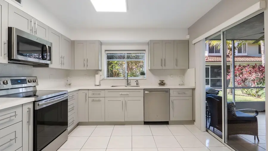 9265 NW 9th Court, Plantation, FL 33324 - #2