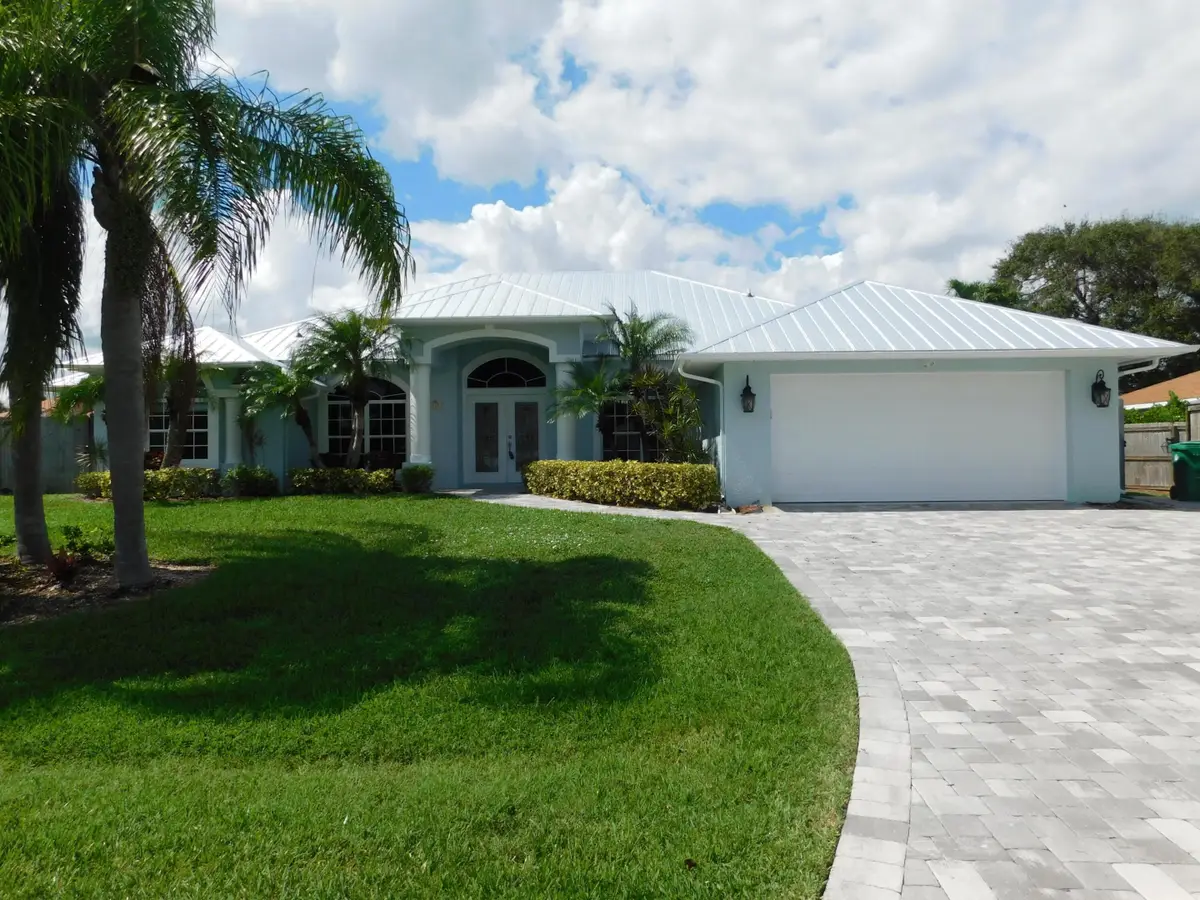 117 Queen Elizabeth Court, Hutchinson Island, FL 34949 - #1