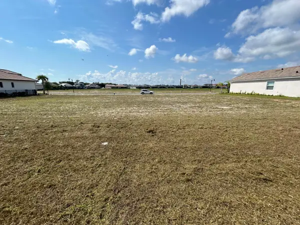 24 Del Palma Drive, Palm Coast, FL 32137
