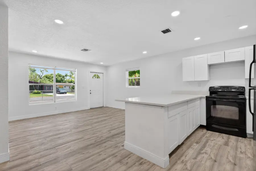 261 NE 22nd Street, Pompano Beach, FL 33060 - #2