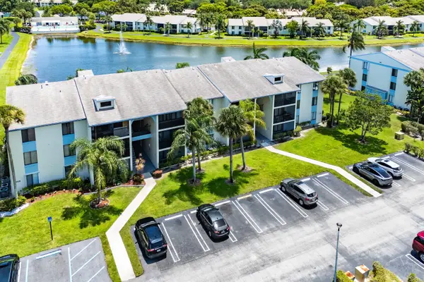 1108 Green Pine Boulevard #E1, West Palm Beach, FL 33409