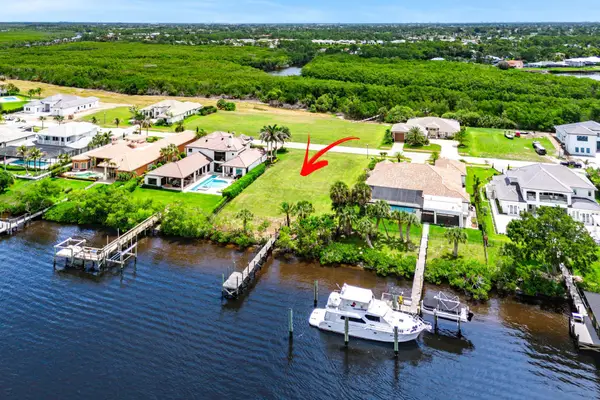 205 SE Fiore Bello, Port St Lucie, FL 34952