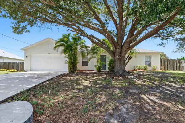 201 SW Amesbury Avenue, Port St Lucie, FL 34953