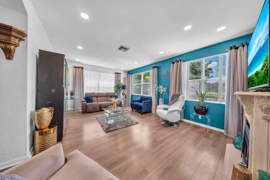 726 Gazetta Way, West Palm Beach, FL 33413 - #3