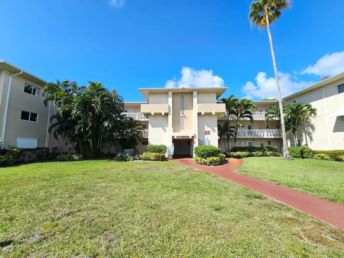 2562 Garden Drive N #202, Lake Worth Beach, FL 33461 - #1