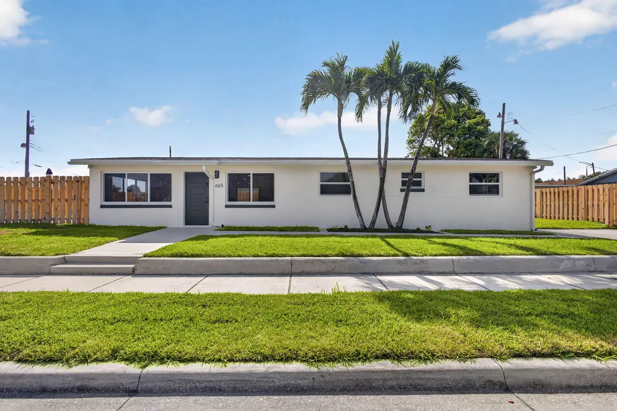 665 W 7th Street, Riviera Beach, FL 33404 - #1